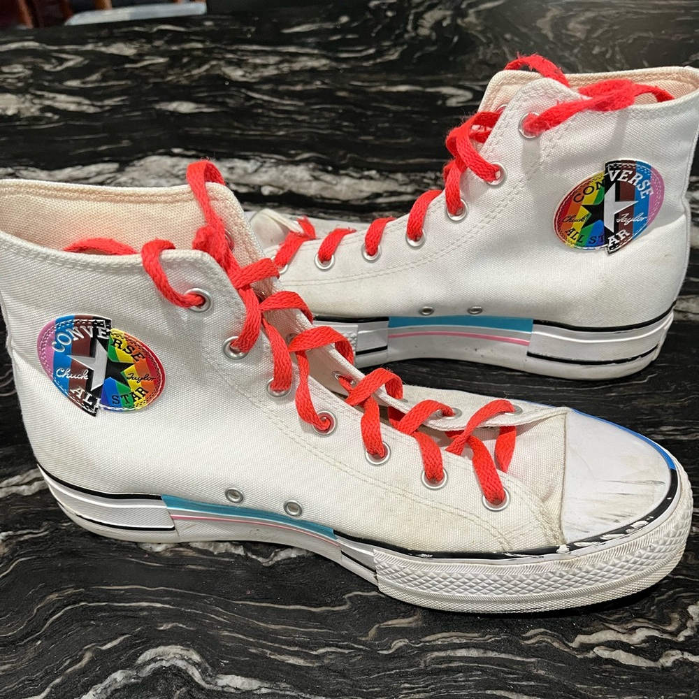 Converse chuck taylor all star lift high pride, proud to be. M9.5 W 11.5 rainbow